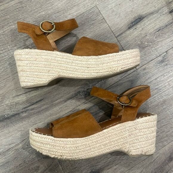Universal Thread Shoes - Universal Thread Target Size 9 Brown Espadrille Heeled Wedge Sandals